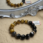 Bracelet's Flow Captured with Water Light Reflections